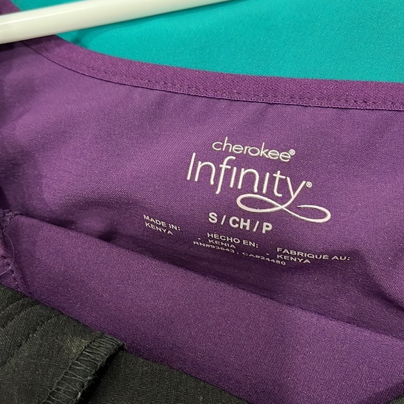 9 sets of scrubs Heart & Soul, Greys Anatomy and Cherokee various colors - Picture 3 of 9